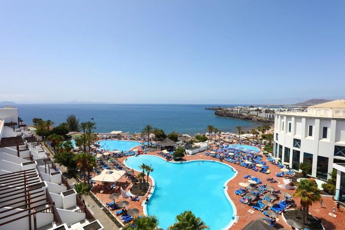 Sandos Papagayo beach resort cliffside location — all-inclusive hotel near Papagayo beaches in Playa Blanca Lanzarote